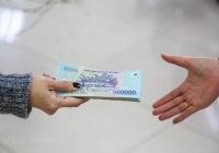 Thưởng Tết lại trở thành vấn đề được nhiều người quan tâm