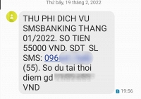 Không ít khách hàng của Vietcombank tỏ ra bất ngờ khi tài khoản bị trừ phí SMS