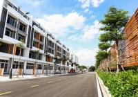 Nhiều căn shophouse tại TP.HCM treo biển cho thuê hàng tháng trời mà không có khách