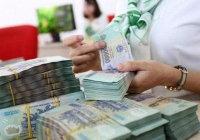 Doanh nghiệp và người dân vẫn chưa hết “khát vốn”