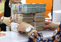 Để tiền đọng ở ngân hàng là lãng phí, có tội