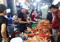 Tôm hùm, cua hoàng đế… Mỹ giá rẻ ồ ạt vào Việt Nam
