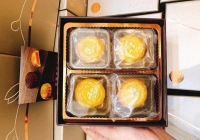 Khách hàng 'phát cuồng' vì bánh trung thu độc lạ