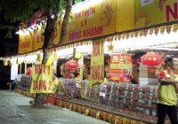 Bánh trung thu bắt đầu giảm giá mua 1 tặng 2