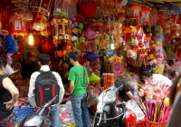 Cẩn thận xuất xứ đồ chơi Trung thu cho trẻ em