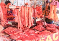 Lo giá thịt heo nhập khẩu 'đè bẹp' thịt trong nước