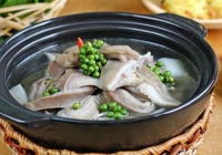 Cách nấu bao tử heo hầm tiêu xanh ngon cho ngày cuối tuần