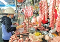 Giá thịt heo bán lẻ tăng tại một số hệ thống cửa hàng tiện lợi