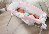 Cẩn trọng với những chiếc nôi rung đối với trẻ sơ sinh

