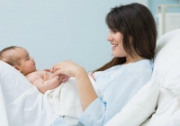 Đi làm trước khi hết thời gian nghỉ thai sản, lao động nữ được gì?
