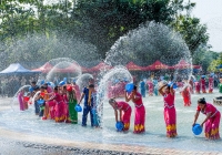 Lễ hội té nước đón năm mới ở một số quốc gia Đông Nam Á