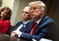 Cấp dưới Tổng thống Trump bị tố 'thu phí ân xá'