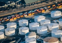 COVID-19 diễn biến phức tạp tại Trung Quốc kéo giá dầu giảm mạnh phiên cuối tuần