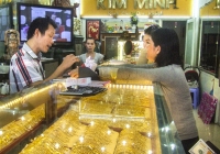 Vàng thế giới bất ngờ vọt lên đỉnh 7 tuần, SJC tăng 120.000 đồng/lượng