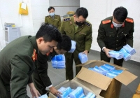 Thu giữ 120.000 khẩu trang y tế không rõ nguồn gốc