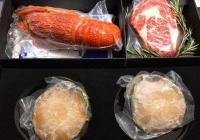 Có gì bên trong giỏ quà tết hàng ngoại giá hàng chục triệu đồng