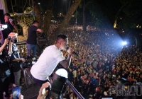  Tuấn Hưng bật khóc và nói cảm ơn trước hàng nghìn khán giả tại Góc ban công