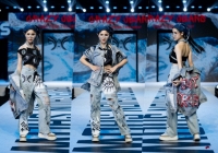 Mẫu nhí Đặng Thuỷ Tiên tái xuất siêu ngầu trên sàn catwalk Trips Fashion Show 2023