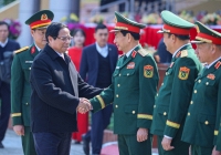 Thủ tướng chúc Tết và kiểm tra công tác ứng trực tại một số đơn vị quân đội, công an