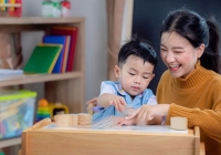 Dạy con theo phương pháp Montessori