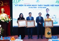 Ba bác sĩ Bệnh viện Da liễu vinh dự nhận danh hiệu Thầy thuốc Ưu tú