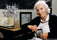 Dorothy Hodgkin: Người phụ nữ mở cánh cửa khoa học về insulin và penicillin