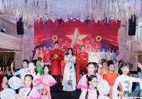 NTK Hoàng Ly và hành trình 30 năm gìn giữ tà áo dài truyền thống Việt Nam