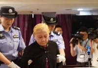 Mẹ già 83 tuổi đầu độc con trai rồi ra tự thú, cảnh sát tra án không cầm được nước mắt khi biết câu chuyện bi thương phía sau