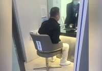 Đi ngân hàng bị nhân viên hỏi 'Rút tiền để làm gì?', người đàn ông phẫn nộ đòi hủy thẻ, càng điên tiết hơn với câu trả lời phía sau