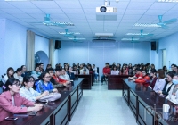 Trường Đại học Y Hà Nội điều động hơn 100 sinh viên hỗ trợ thành phố phòng chống covid-19