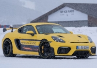 Porsche đổ 2 nghìn tỷ làm xăng từ khí trời: Xe nào cũng chạy được nhưng bán giá này đi xe điện vẫn kinh tế hơn