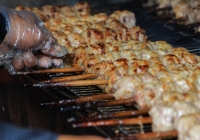 Quán nem nướng khổng lồ 19 năm hút khách Sài Gòn