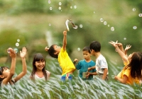 Quyền được chăm sóc, nuôi dưỡng và vui chơi của trẻ em