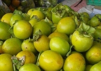 Giá thực phẩm ngày 8/10: Hồng giòn giảm 5.000 đồng/kg
