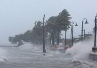 Bão số 5 đang mạnh dần lên, tiến sát đất liền