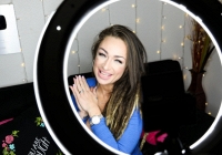 Nữ Youtuber kiếm tiền từ video kể chuyện trong tù