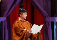 Có gì trong lễ lên ngôi triệu USD của các ông vua thời hiện đại?