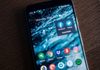 Thông tin cá nhân bị đánh cắp khi truy cập ứng dụng qua Facebook, Twitter