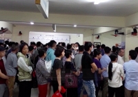 Cò mồi 'hoành hành' ngang nhiên tại cổng viện K: 'Công an bắt vào thì phạt 100 nghìn đồng rồi thả'