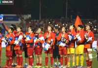 Chùm ảnh: HLV Mai Đức Chung và học trò rạng rỡ ăn mừng HCV SEA Games thứ 2 liên tiếp