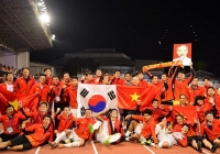 Đội tuyển bóng đá nam và nữ nhận được cơn mưa tiền thưởng lên đến hàng chục tỷ đồng