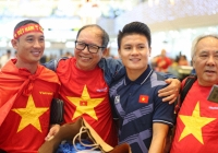 Đội tuyển bóng nam và nữ Việt Nam lên đường về nước