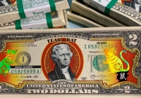 Tờ 2 USD hình chuột mạ vàng giá 300.000 đồng vẫn hút khách