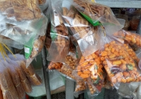 Thức ăn vặt lề đường: Mầm bệnh từ phụ gia, hóa chất