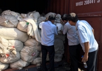 Bắt giữ 3 container hàng Trung Quốc giả xuất xứ Việt Nam