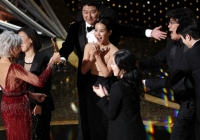 Oscar 2020: 'Parasite' trở thành bộ phim đầu tiên của châu Á chiến thắng giải phim hay nhất