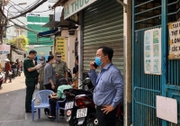 Một số người cách ly đòi ăn nho Mỹ, táo New Zealand