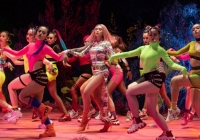 Áo dài truyền thống bị biến tấu sai lệch trong các lĩnh vực nghệ thuật