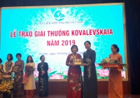 Lễ trao giải Kovalevskaia 2019 vinh danh tập thể cán bộ nữ phân lập thành công virus Corona chủng mới
