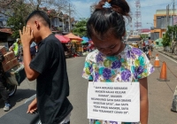 Indonesia phạt những người vi phạm giãn cách xã hội bằng cách 'bêu tên' lên MXH